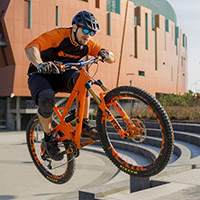 Mountain Bicycle Difference: Cross Country, All Mountain, Trail, Enduro, Downhill, ect.
